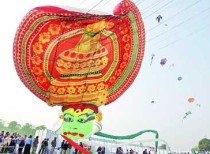 International kite festival begins in Vadodara